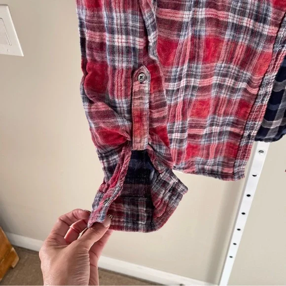 Daytrip Red Plaid Button-Up Shirt L Studded Collar Chambray Yoke Roll Tab Sleeve - Picture 2 of 5